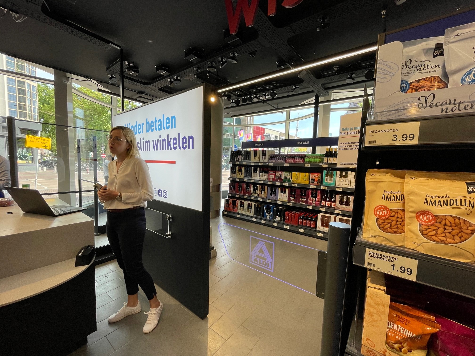 In pictures: Aldi opens a cashierless supermarket in Utrecht